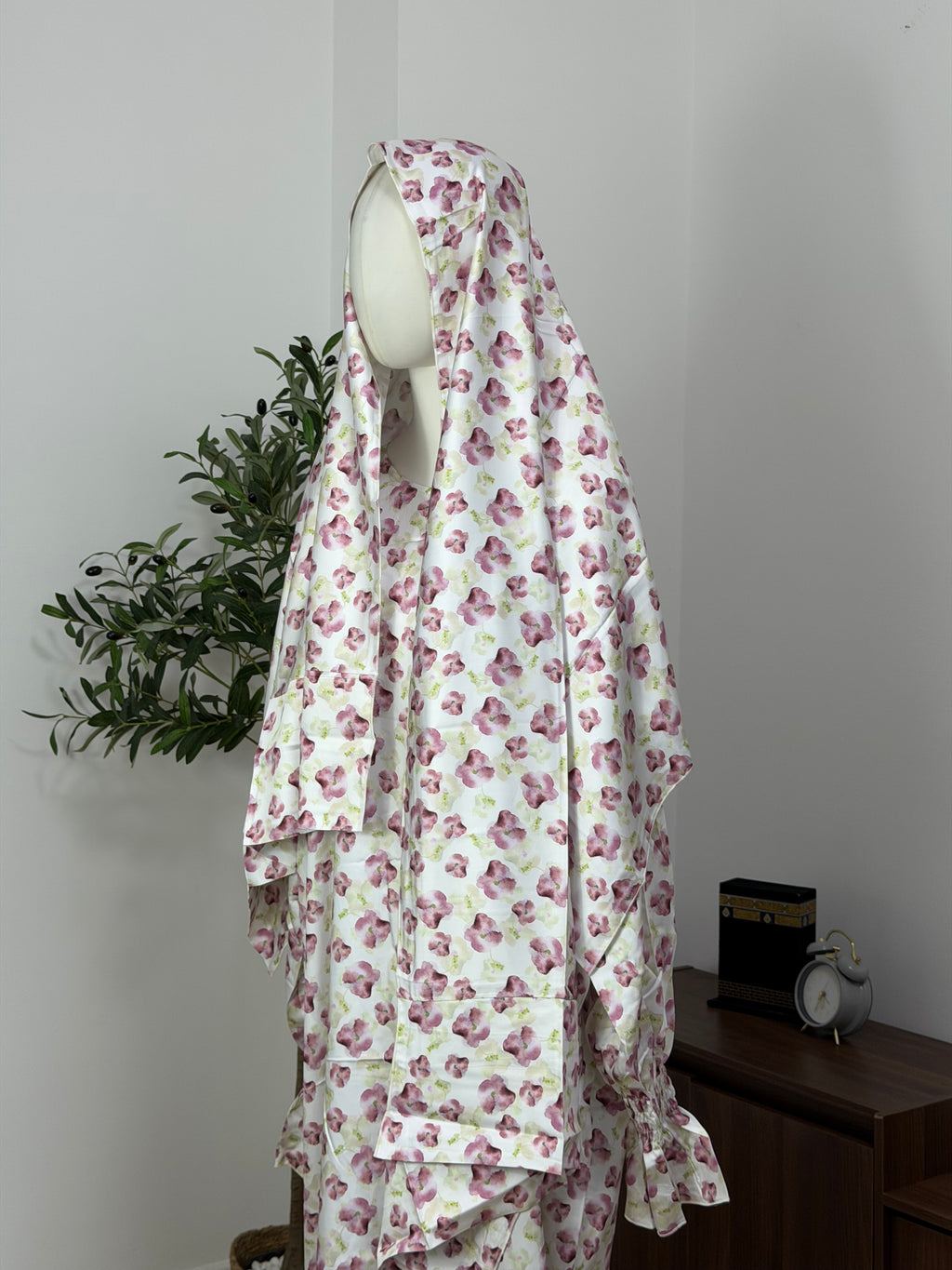 Elegantes Hauskleid mit floralem Muster