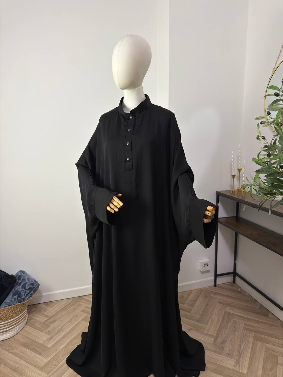 Farasha Abaya mit breiteren Ärmeln