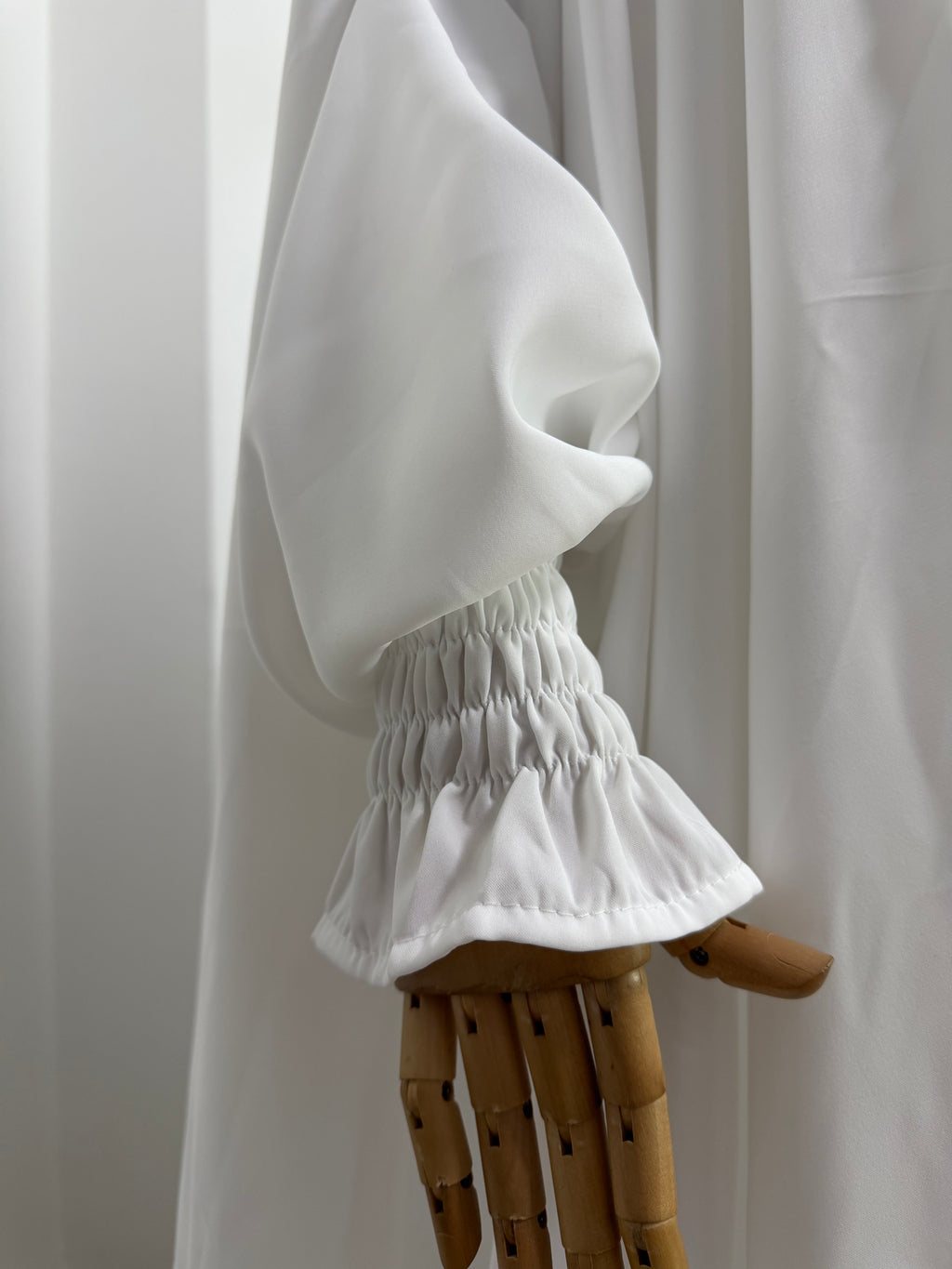 Hochzeitsjilbab mit Unterkleid