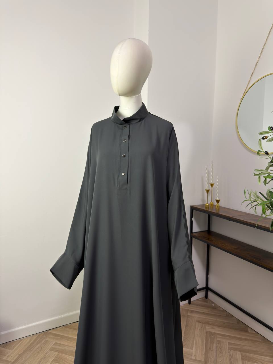 Farasha Abaya mit breiteren Ärmeln