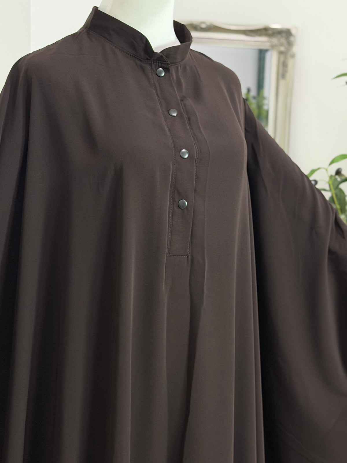 Farasha Abaya mit Daumenloch (Medina Crepe/Seide)