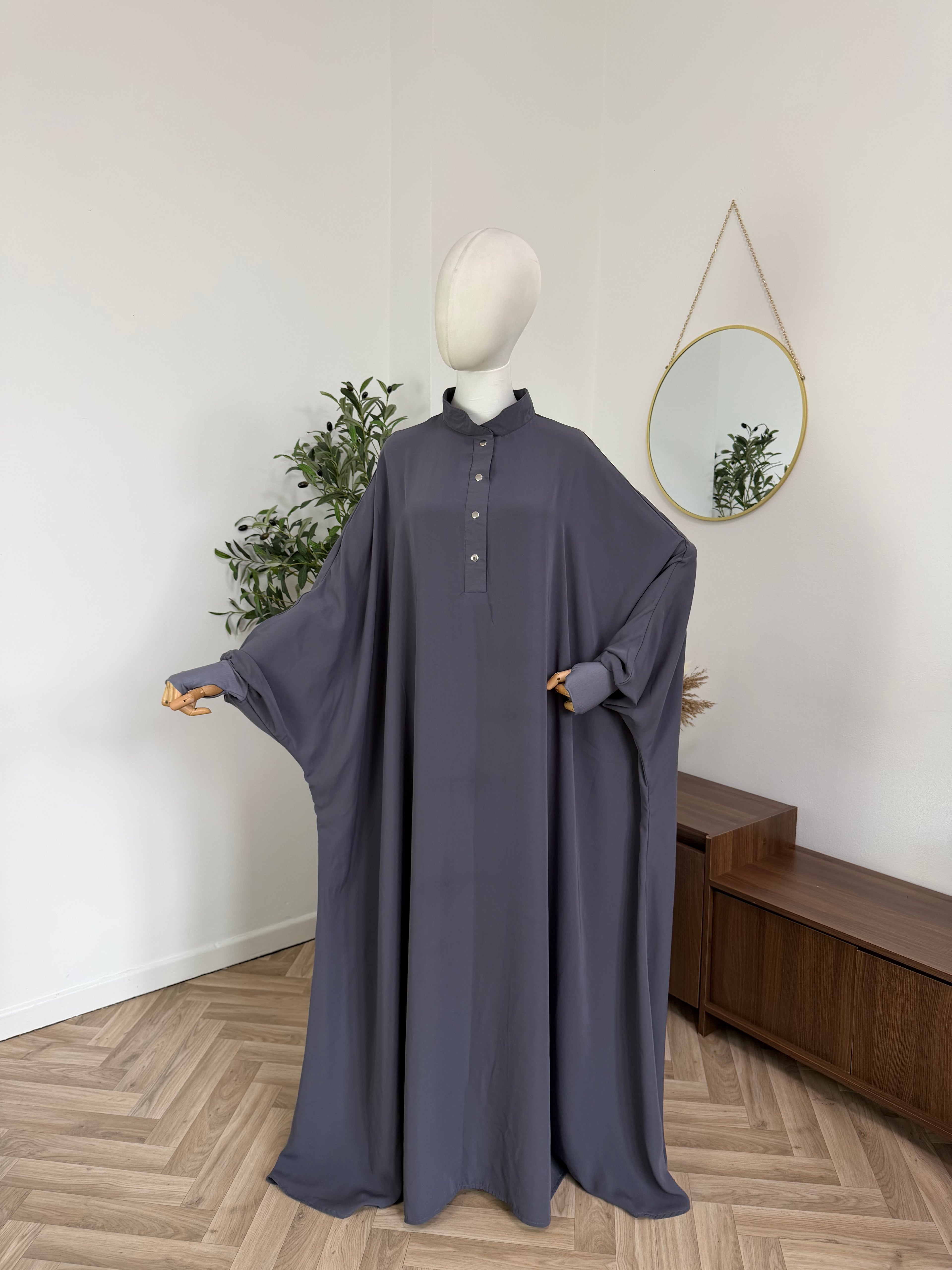 Farasha Abaya mit Daumenloch (Medina Crepe/Seide)