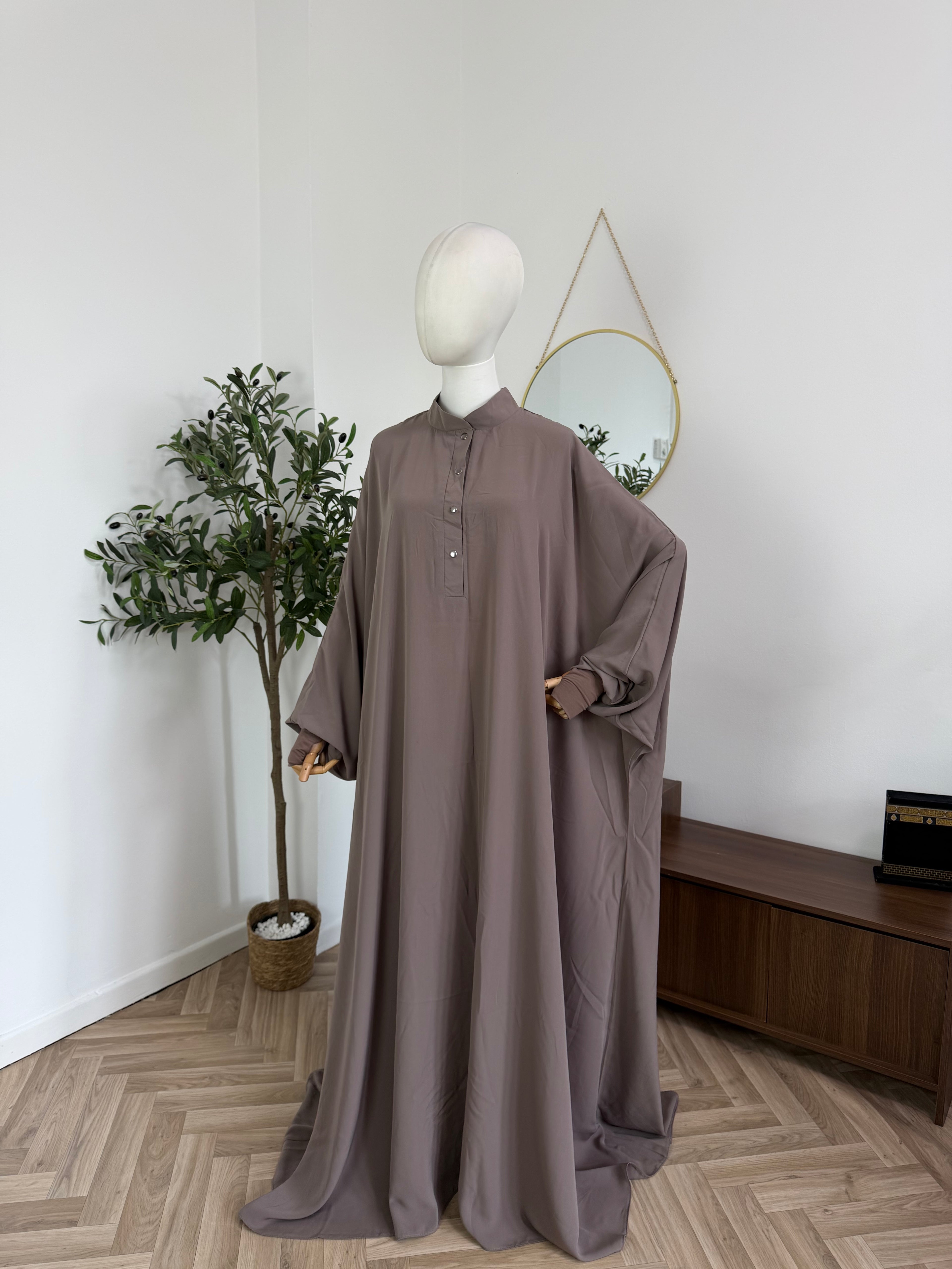 Farasha Abaya mit Daumenloch (Medina Crepe/Seide)