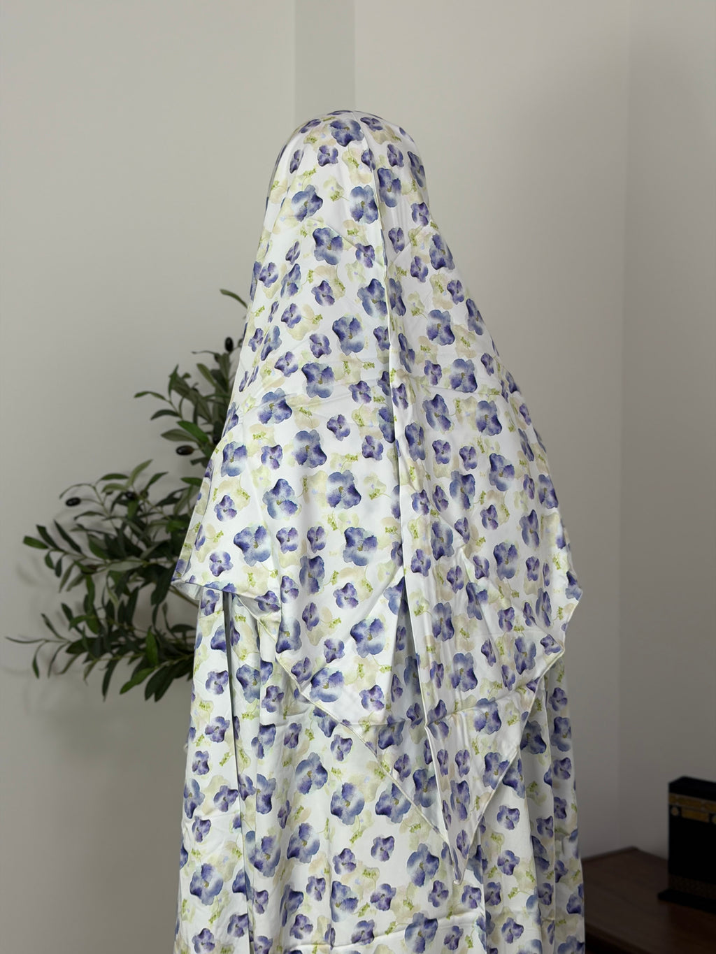 Elegantes Hauskleid mit floralem Muster
