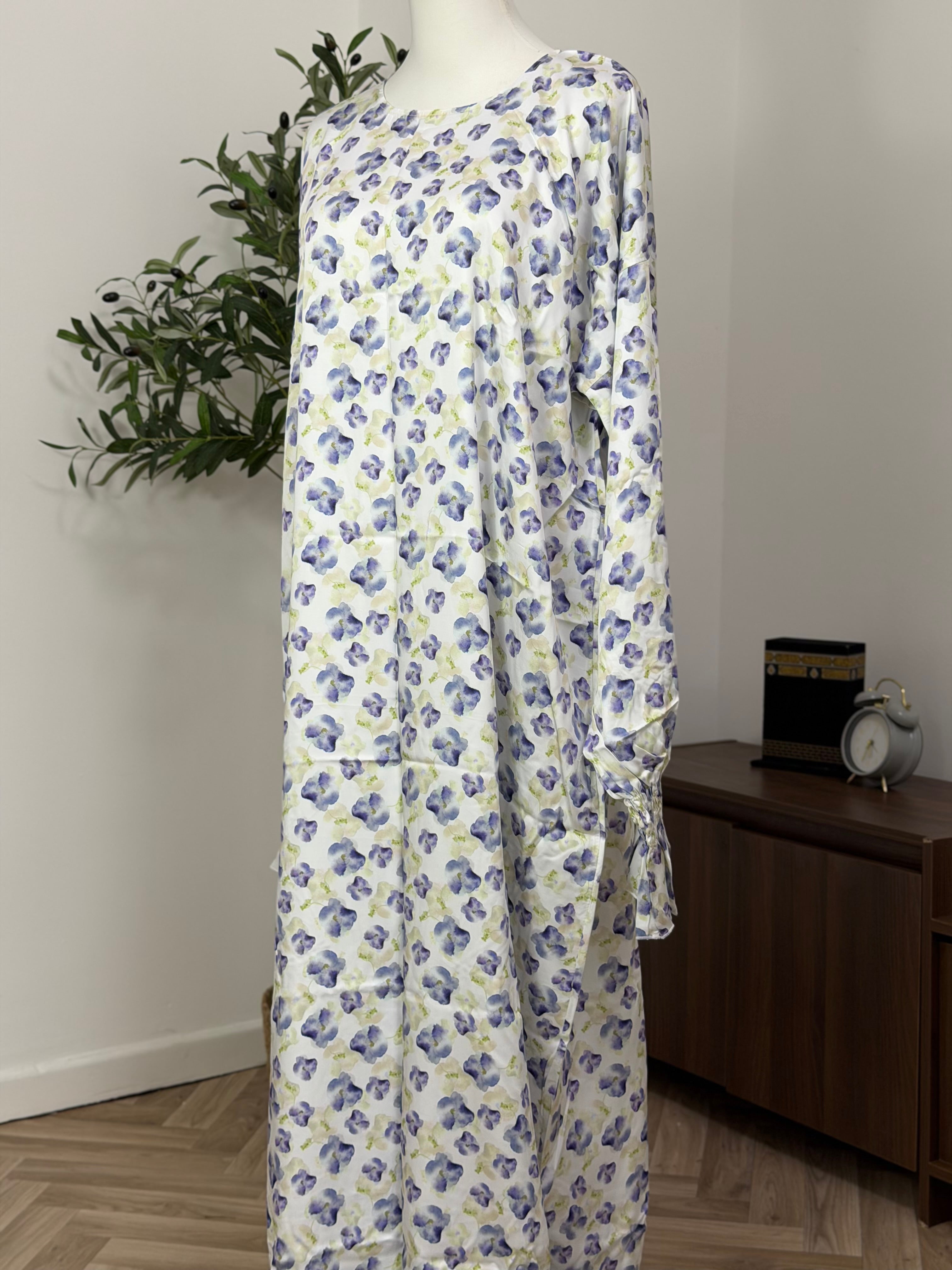 Elegantes Hauskleid mit floralem Muster