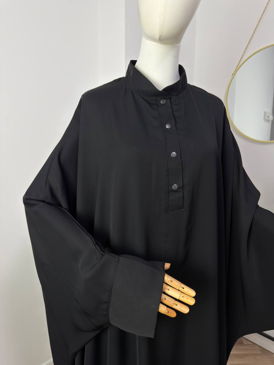 Farasha Abaya mit breiteren Ärmeln
