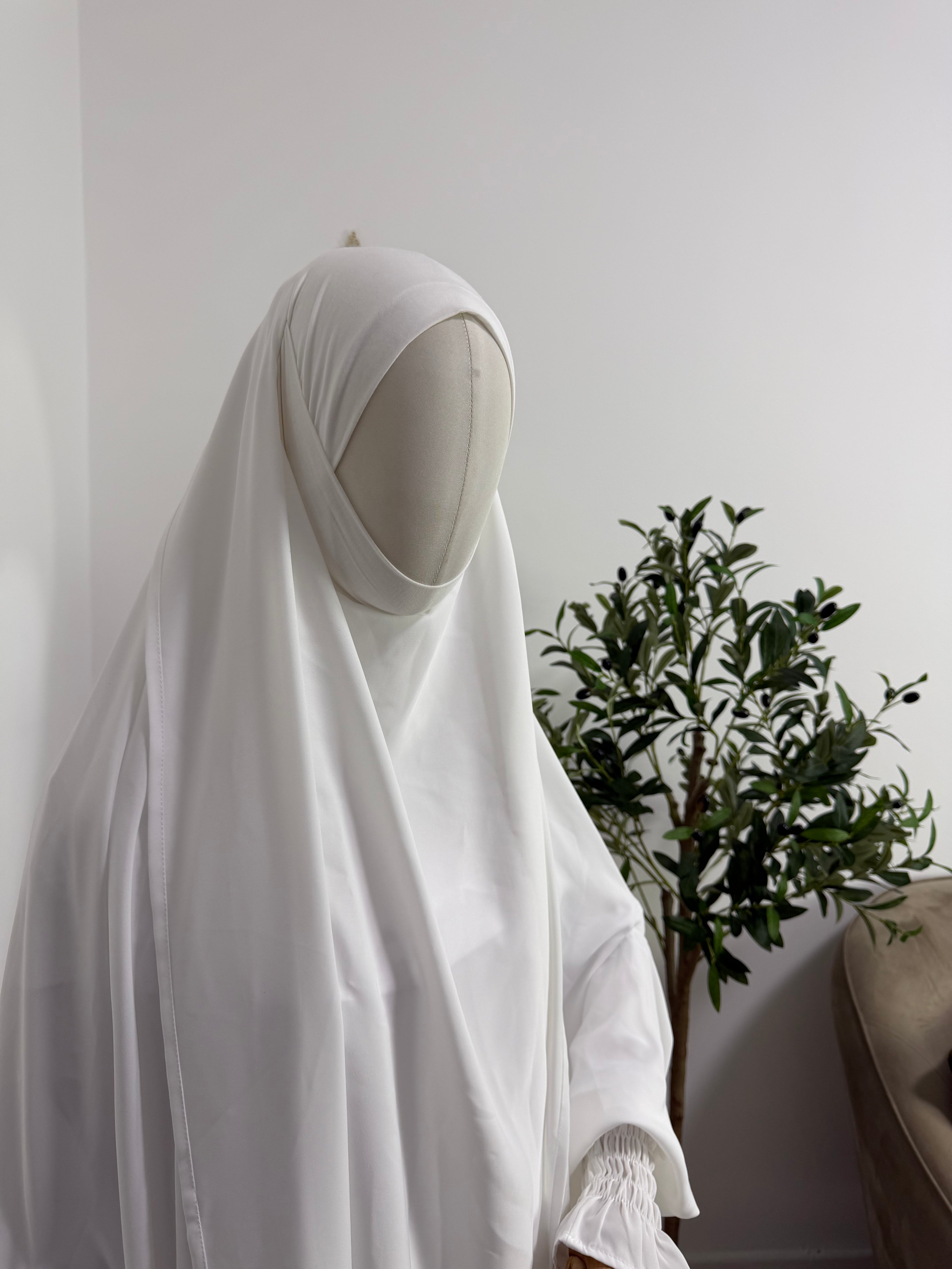 Hochzeitsjilbab mit Unterkleid