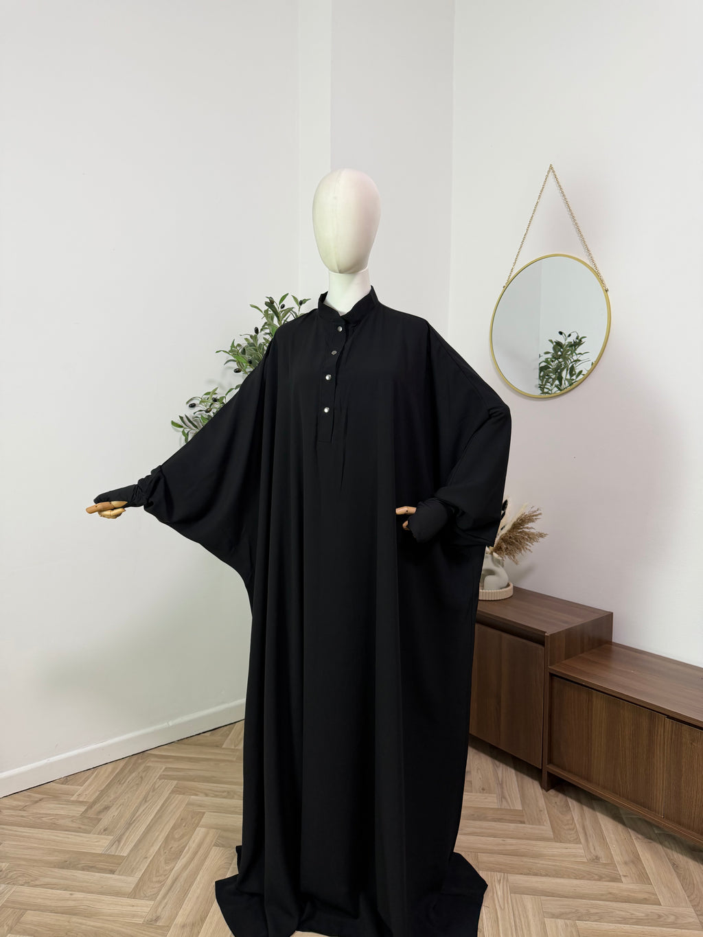 Farasha Abaya mit Daumenloch (Medina Crepe/Seide)
