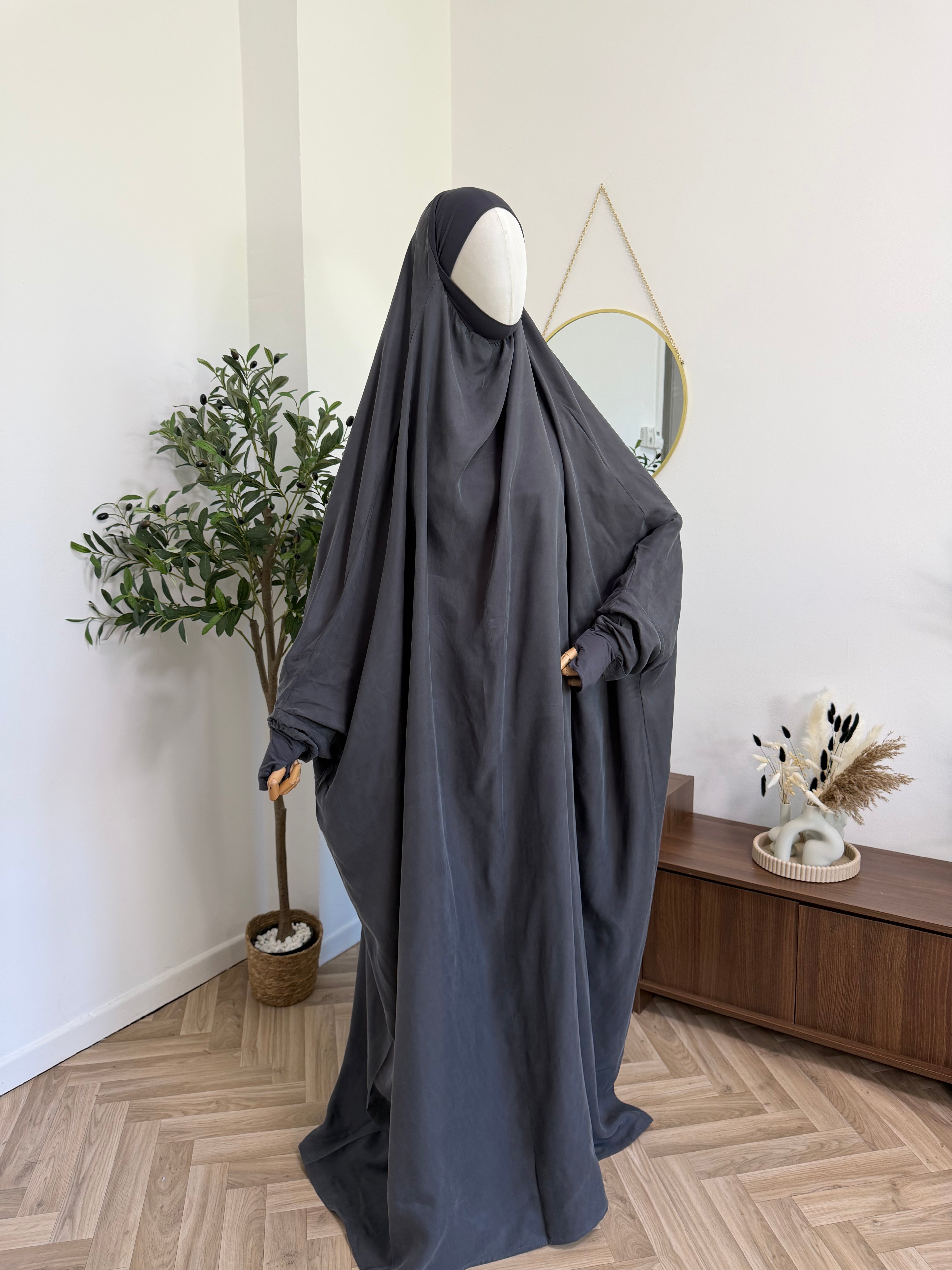 Einteiliger Jilbab aus Cupro