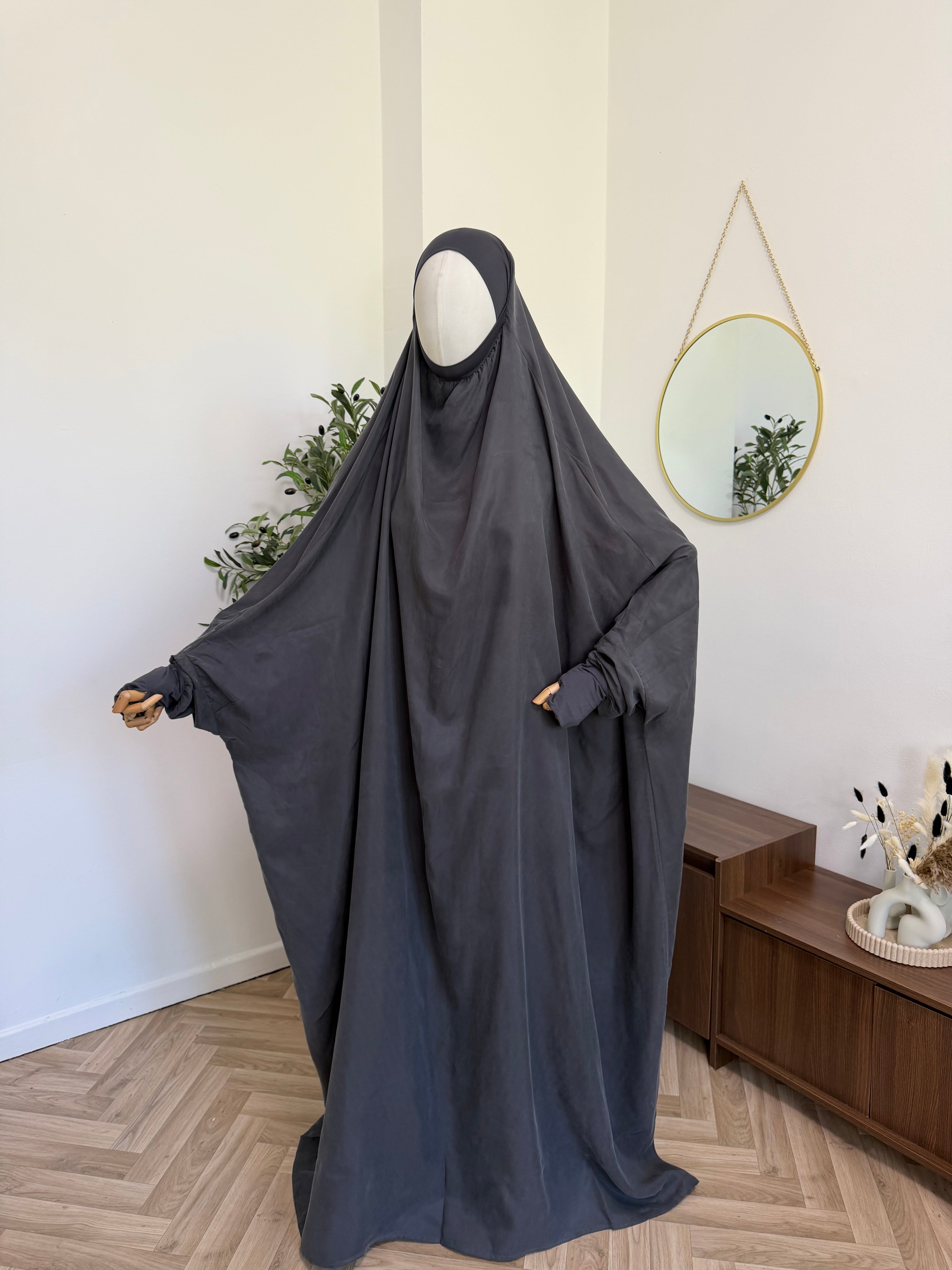 Einteiliger Jilbab aus Cupro