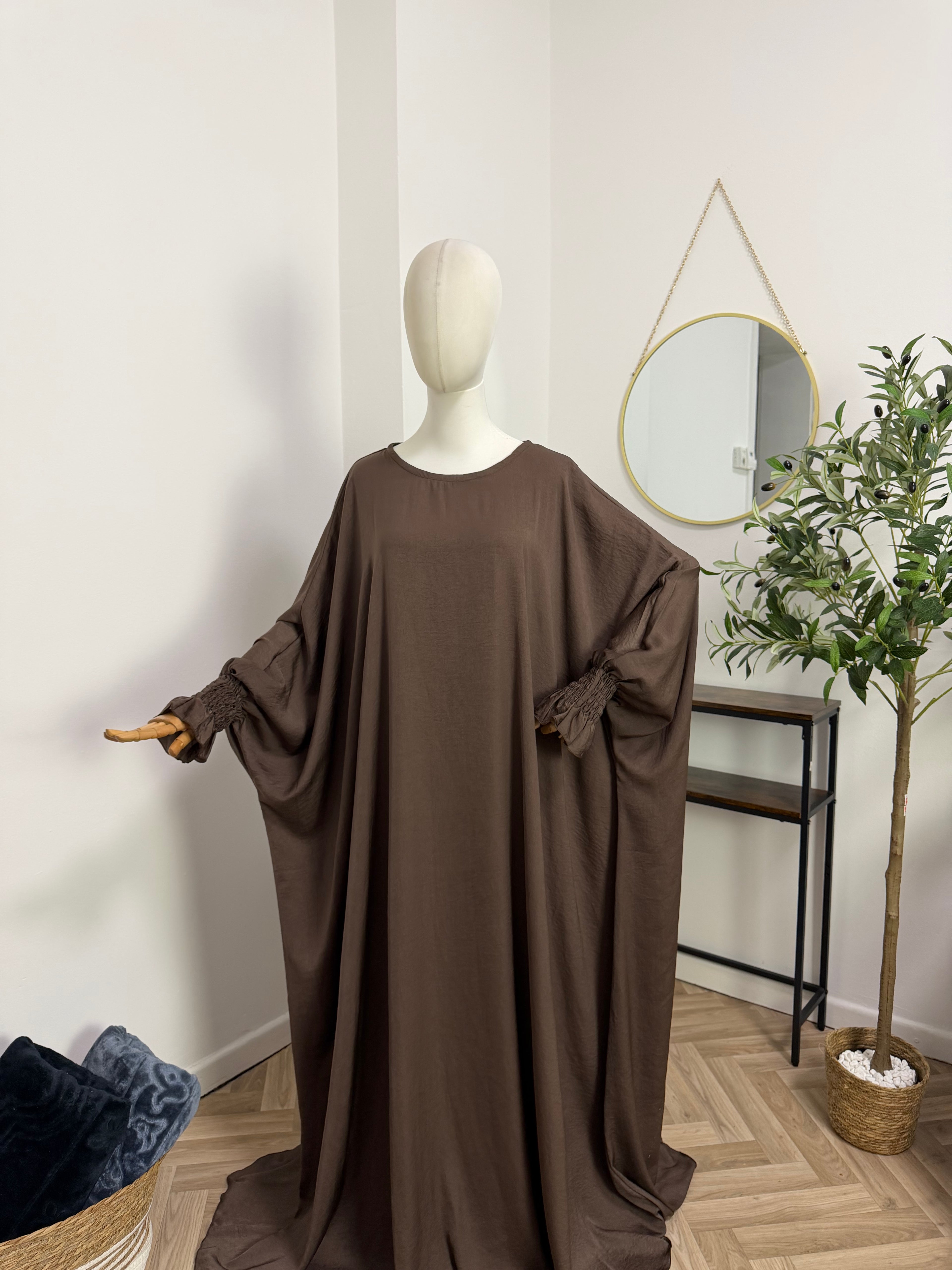 Farasha Abaya mit Tulpenärmeln