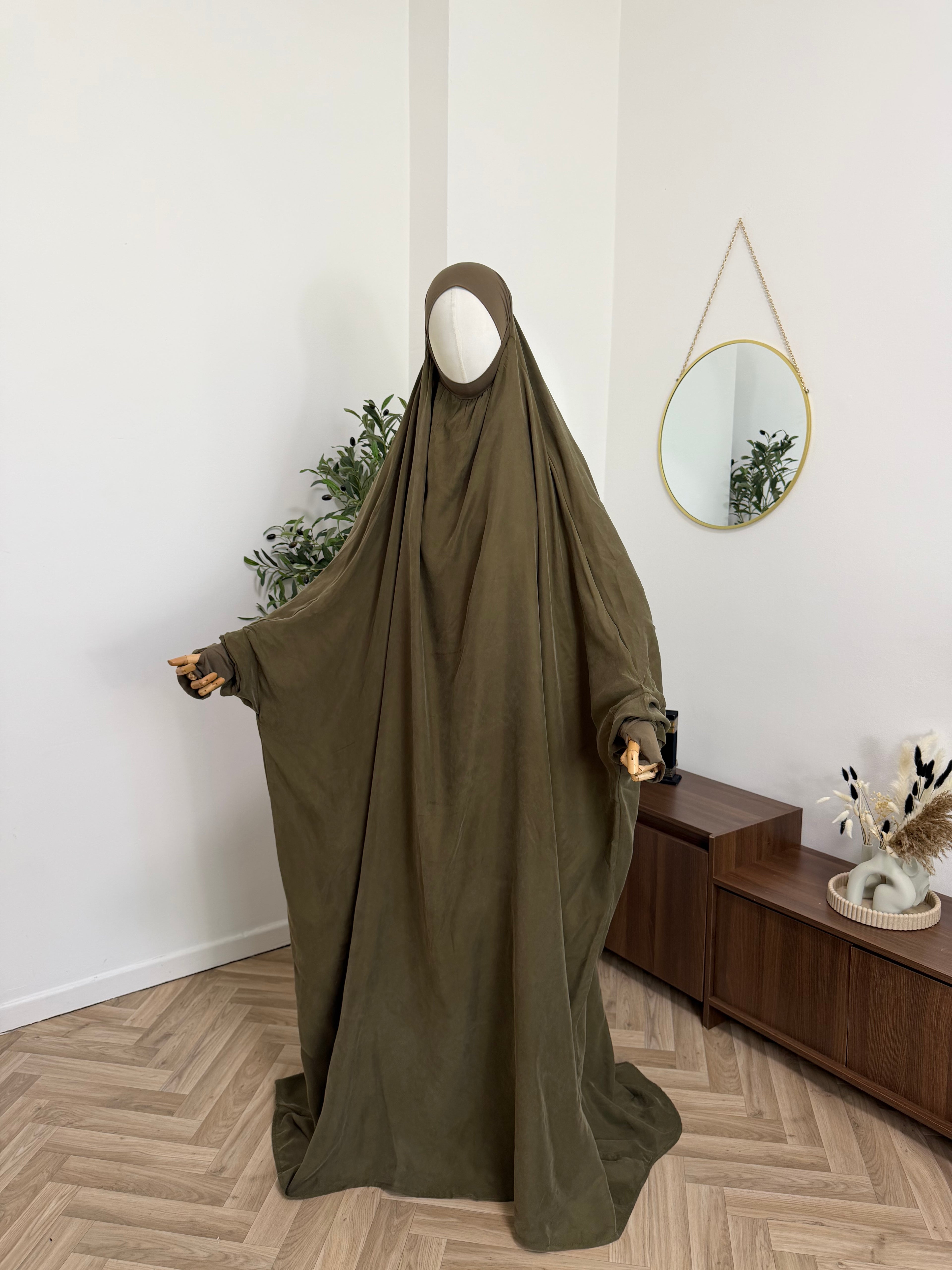 Einteiliger Jilbab aus Cupro