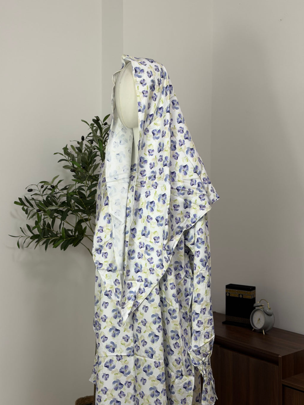 Elegantes Hauskleid mit floralem Muster
