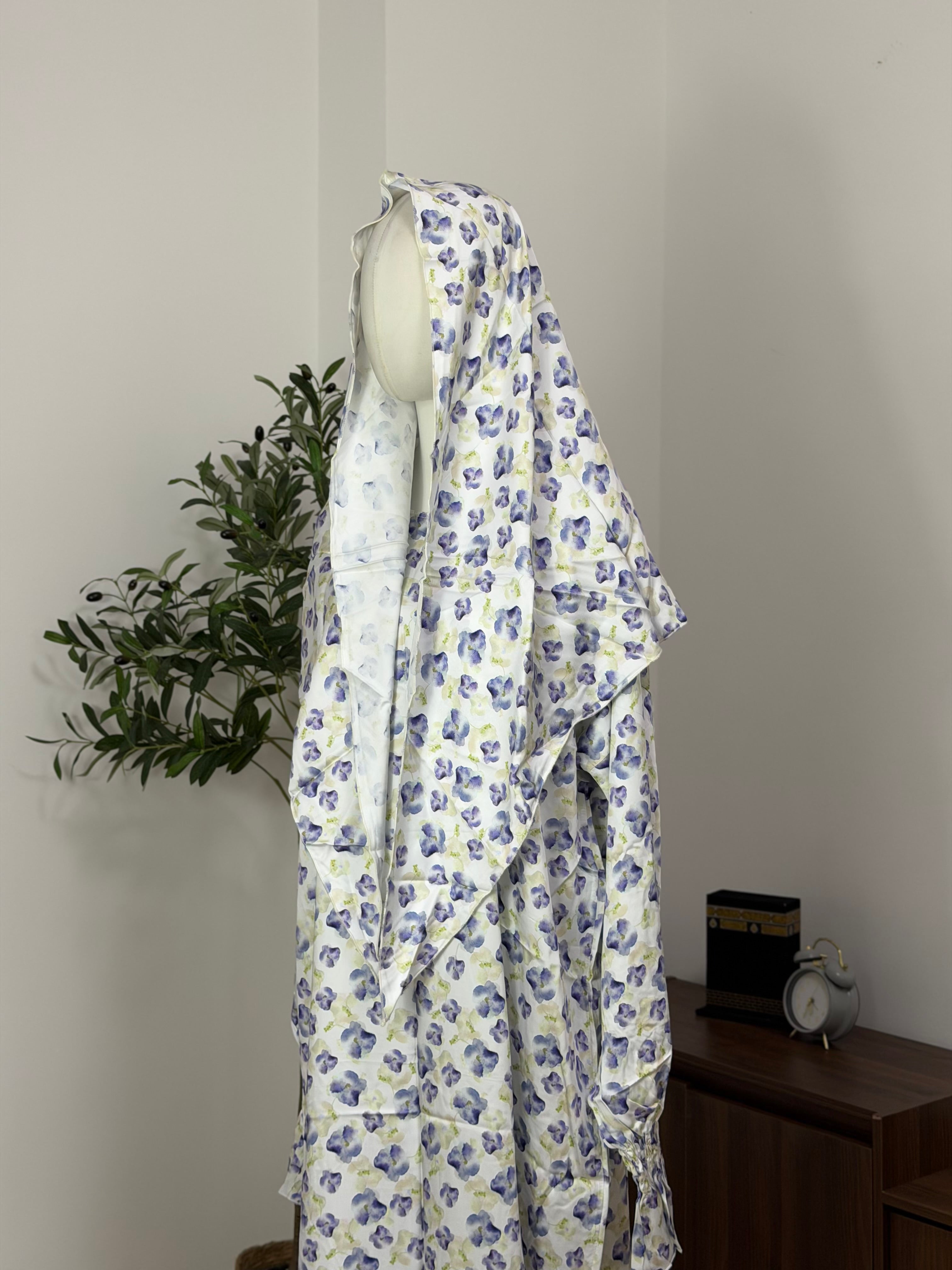 Elegantes Hauskleid mit floralem Muster