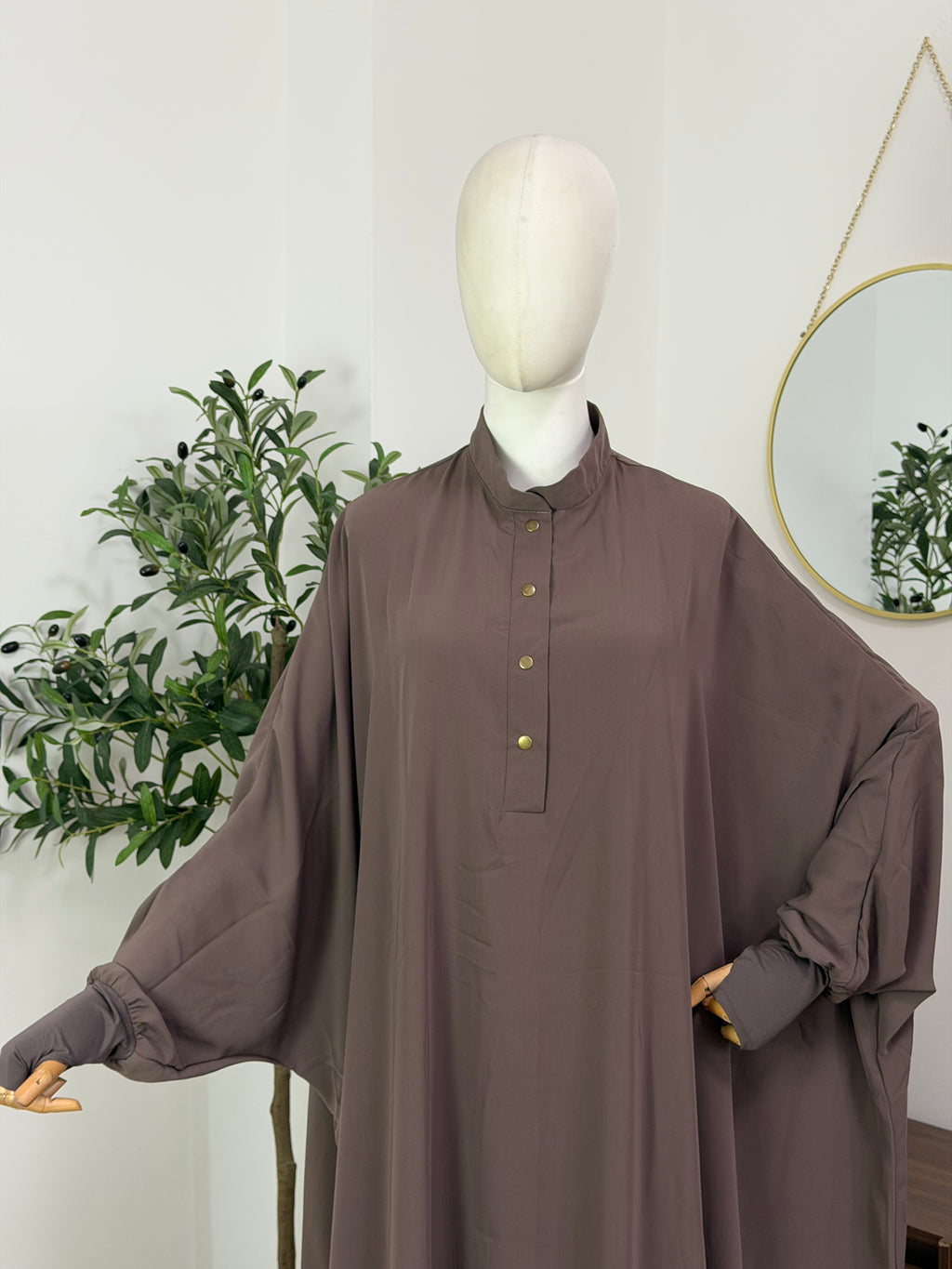 Farasha Abaya mit Daumenloch (Medina Crepe/Seide)