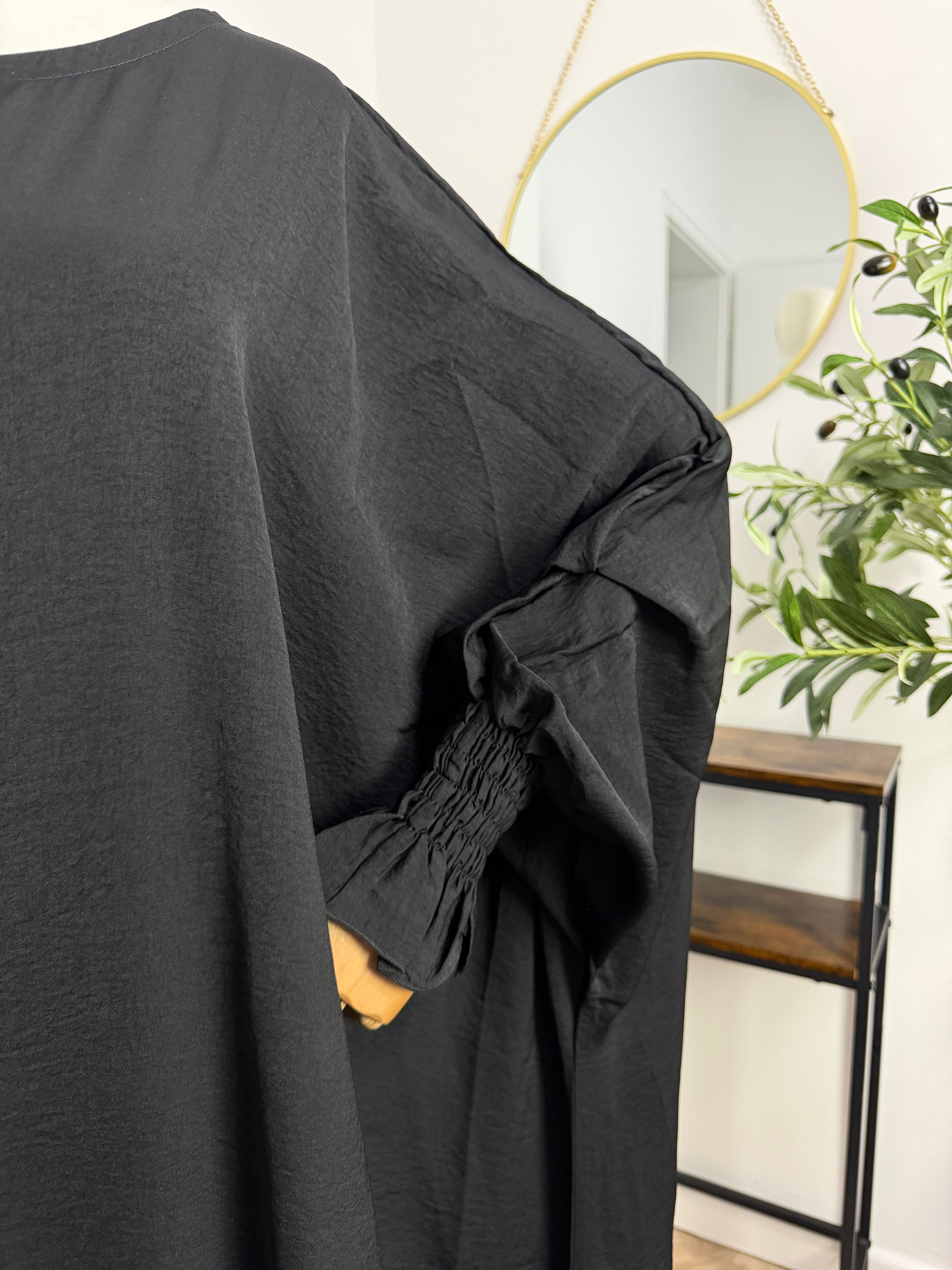 Farasha Abaya mit Tulpenärmeln