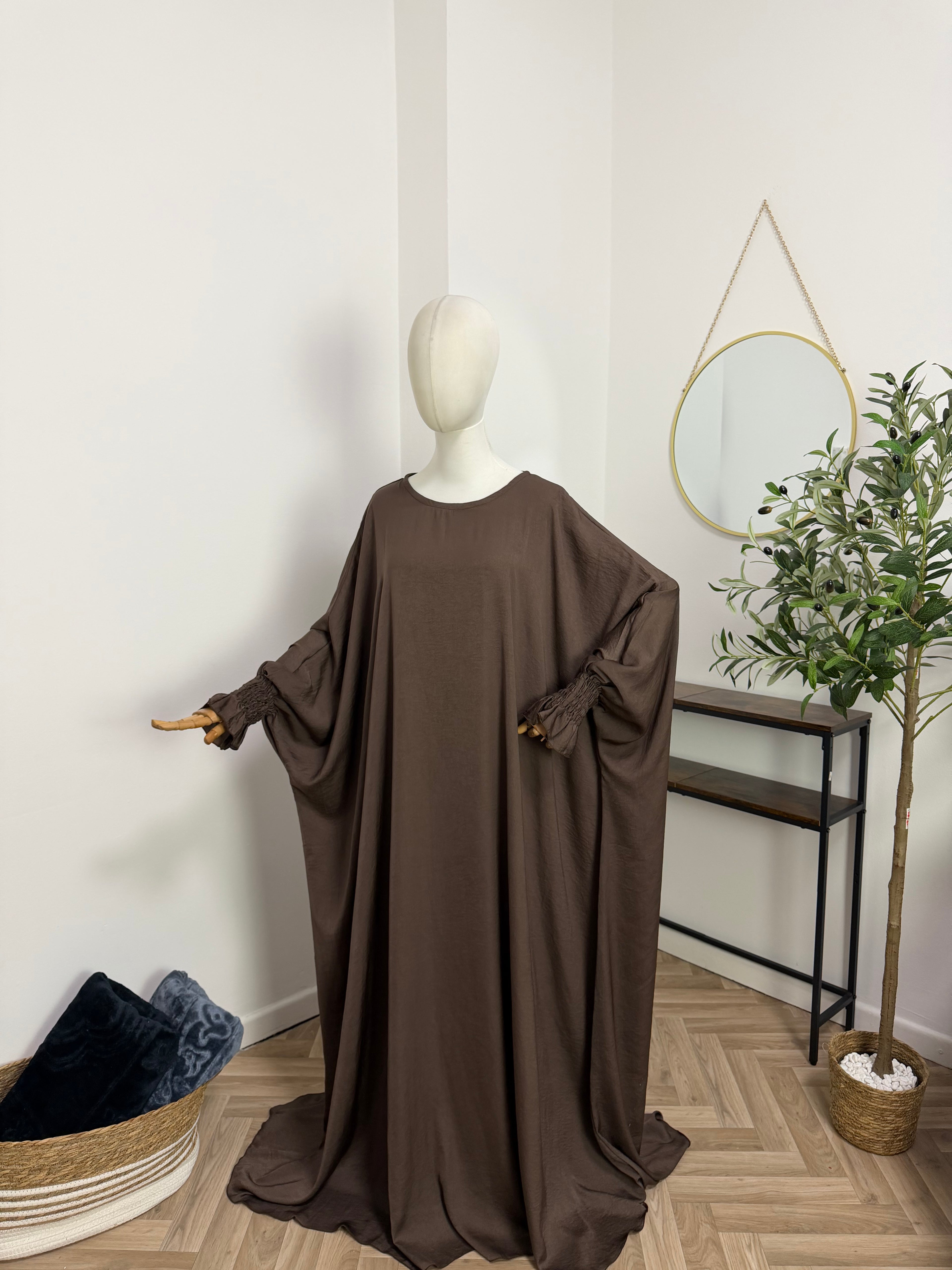 Farasha Abaya mit Tulpenärmeln