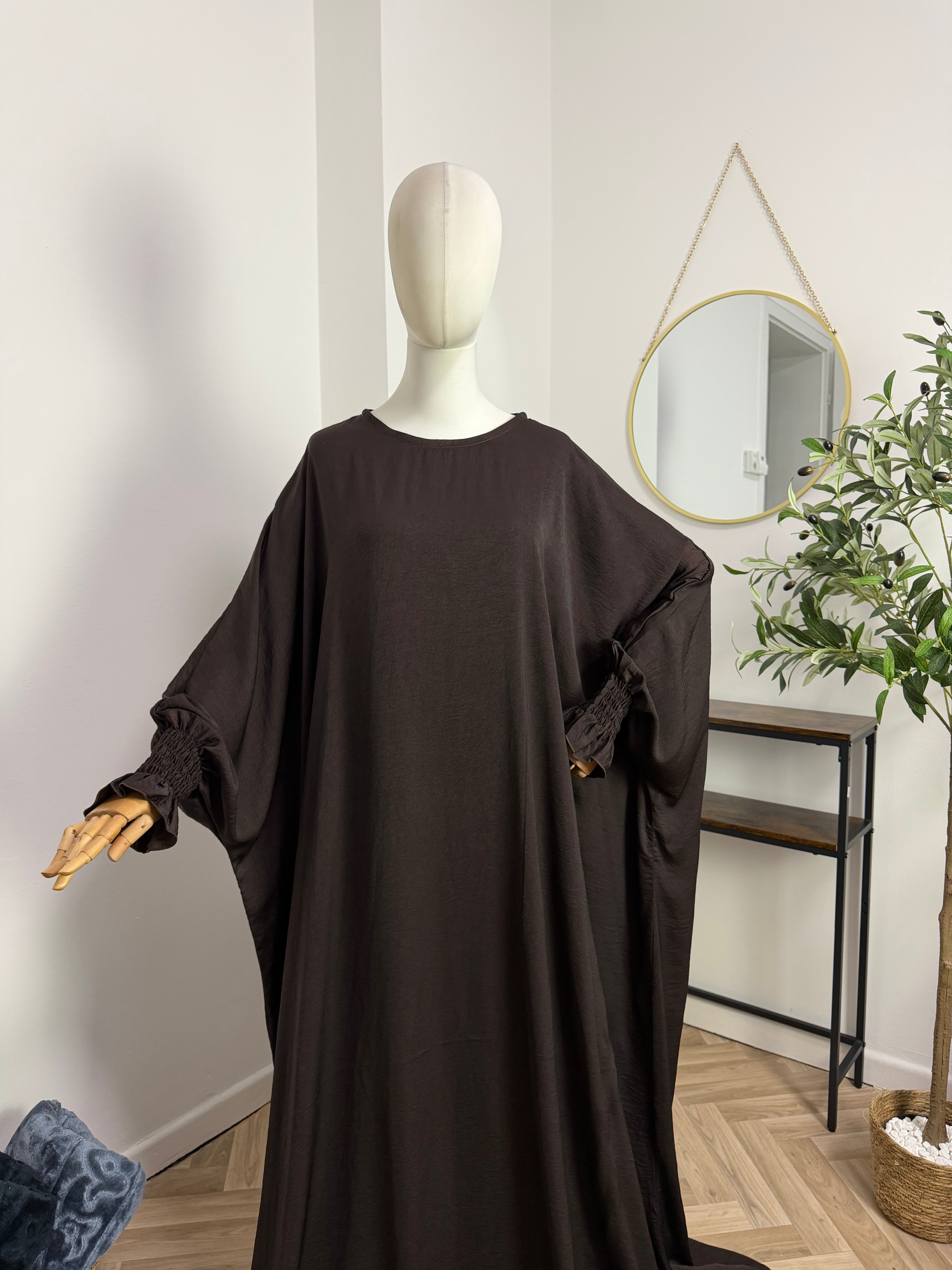 Farasha Abaya mit Tulpenärmeln