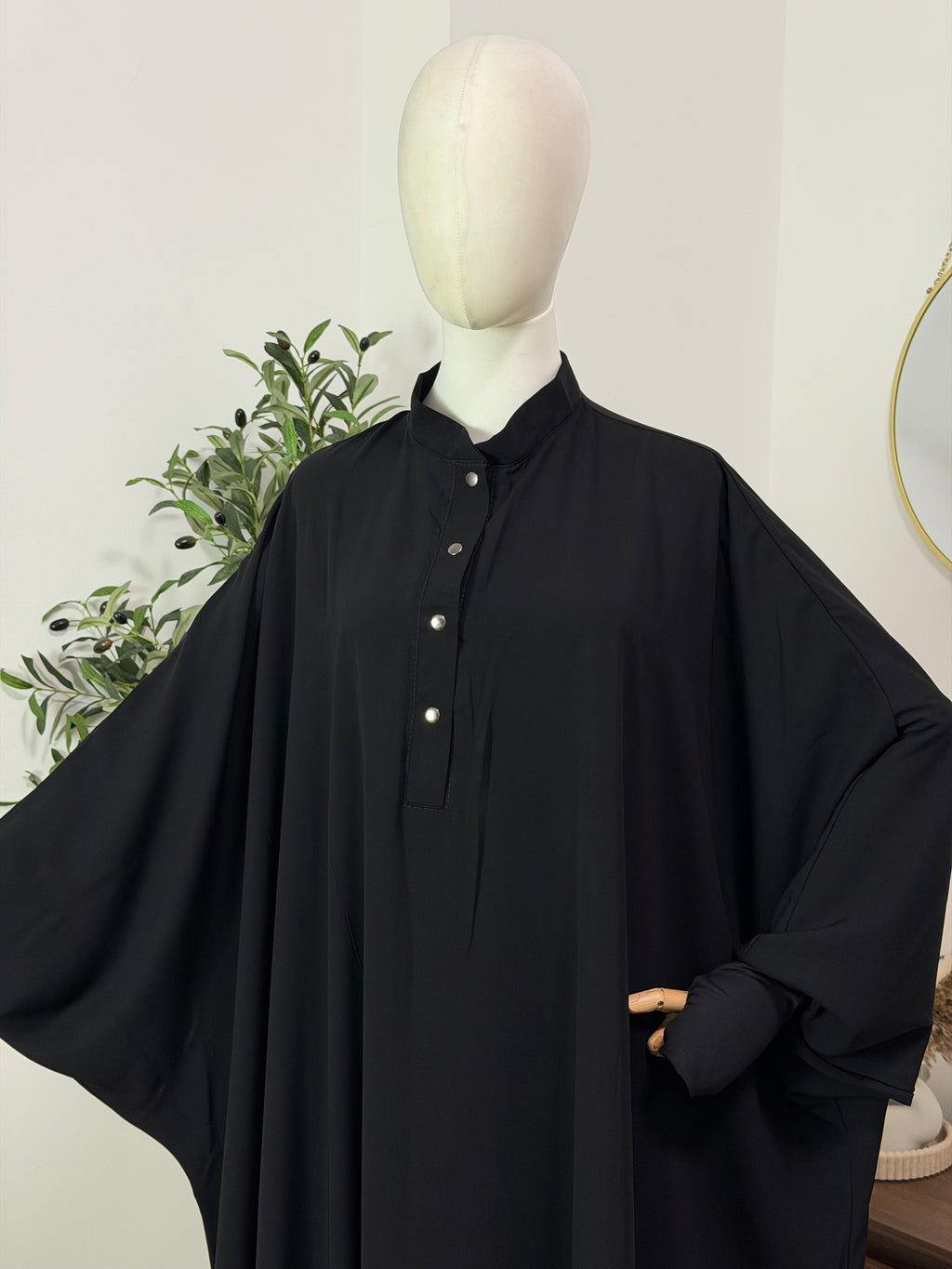 Farasha Abaya mit Daumenloch (Medina Crepe/Seide)