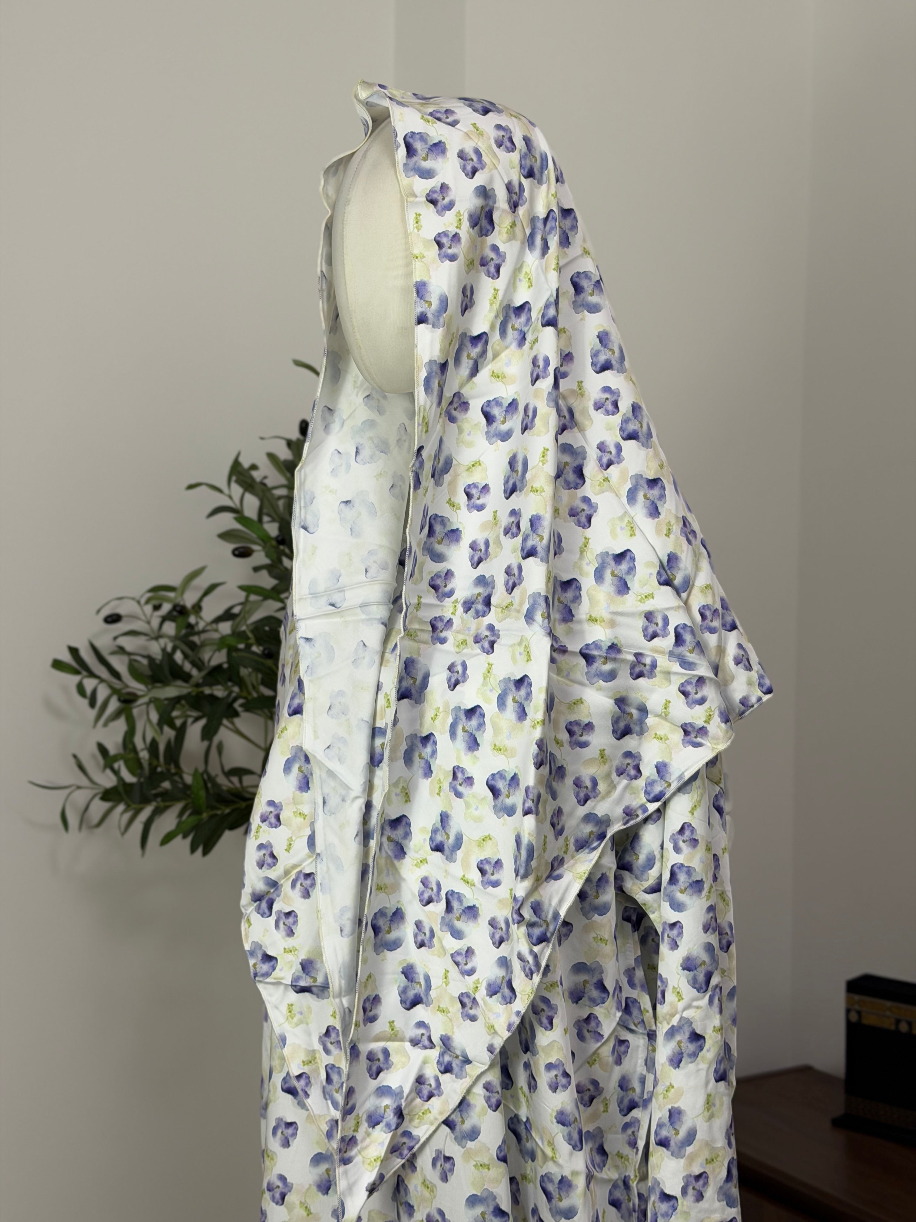 Elegantes Hauskleid mit floralem Muster