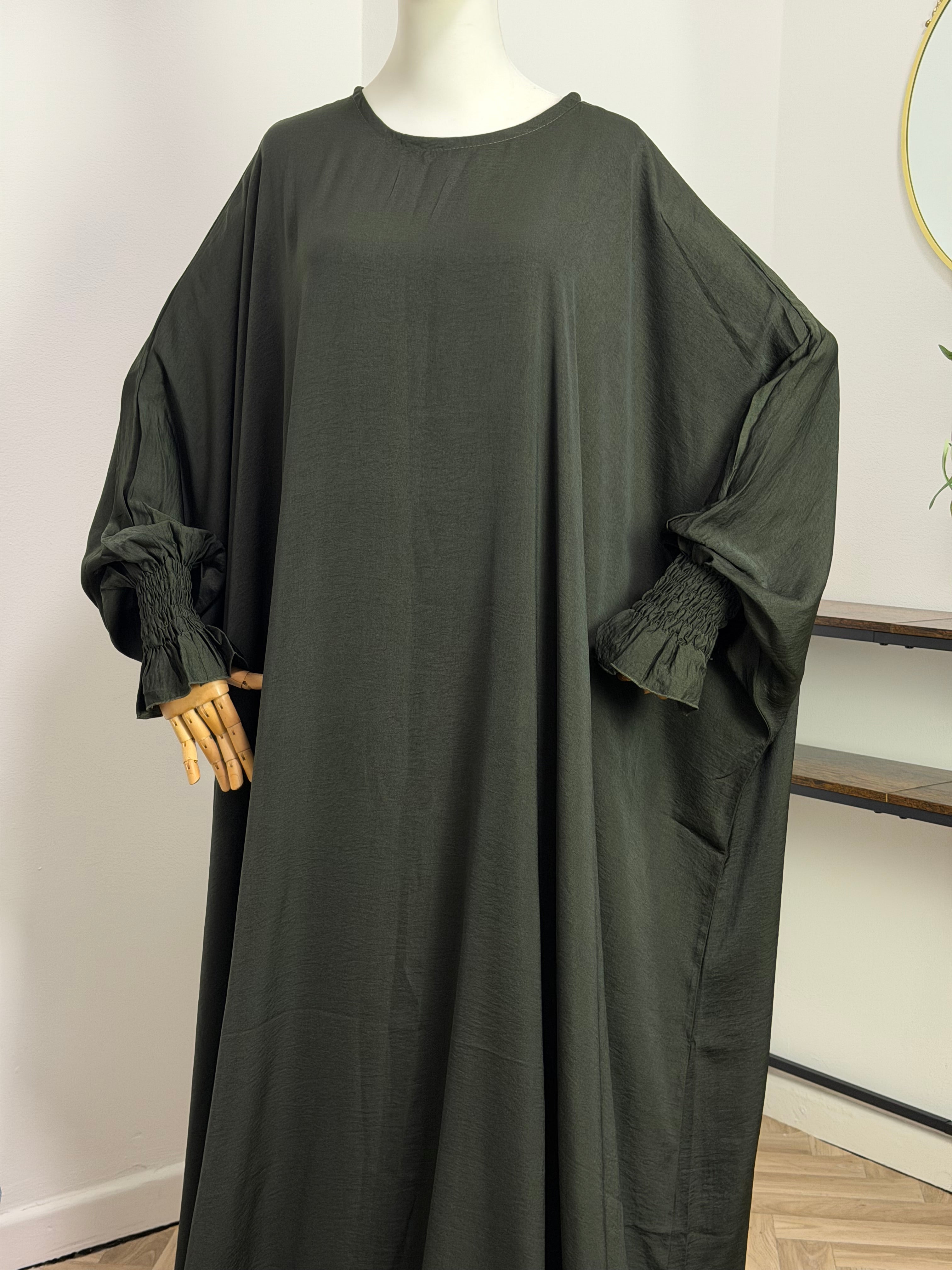 Farasha Abaya mit Tulpenärmeln