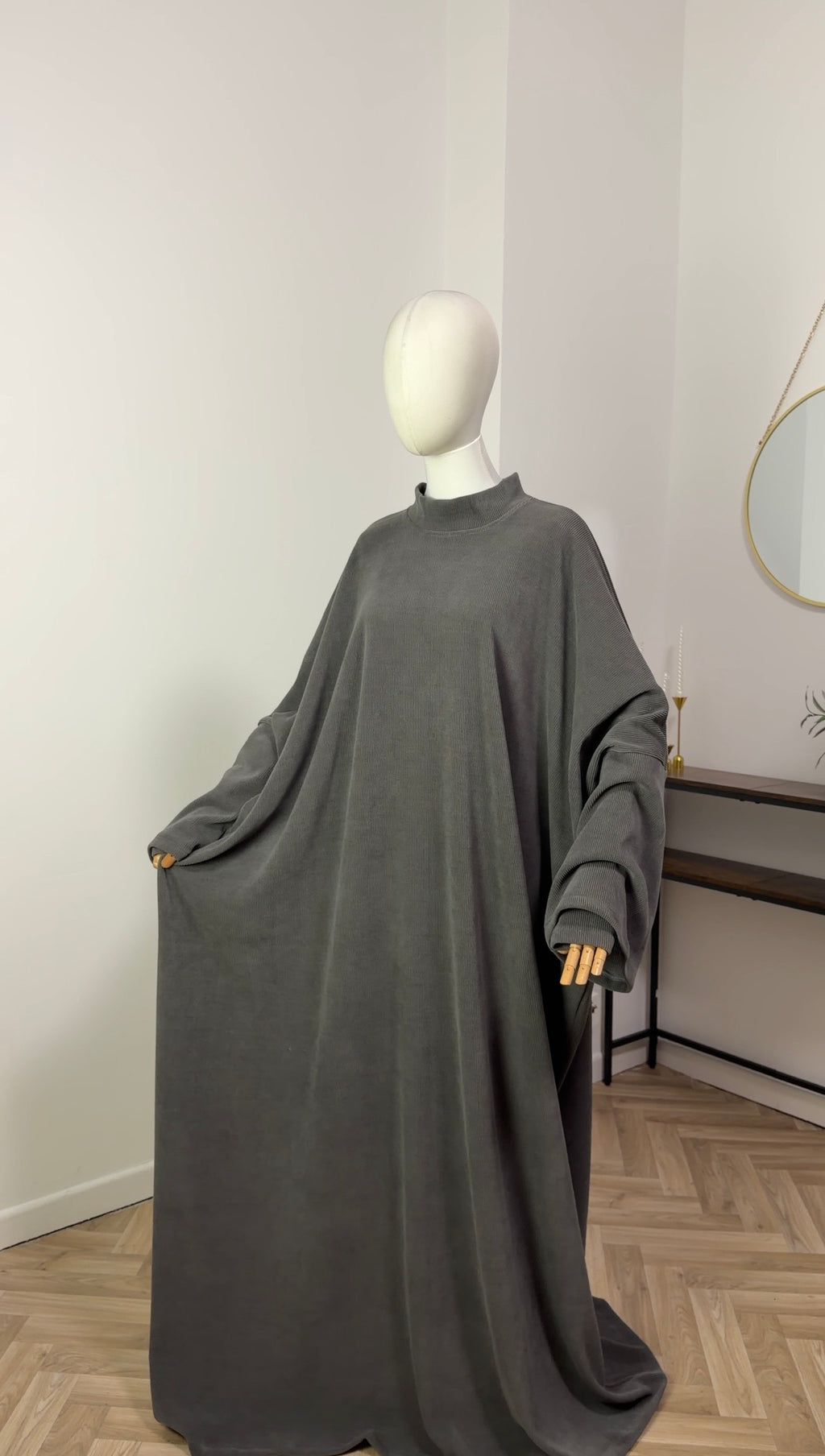 Cord Abaya mit Armstulpen
