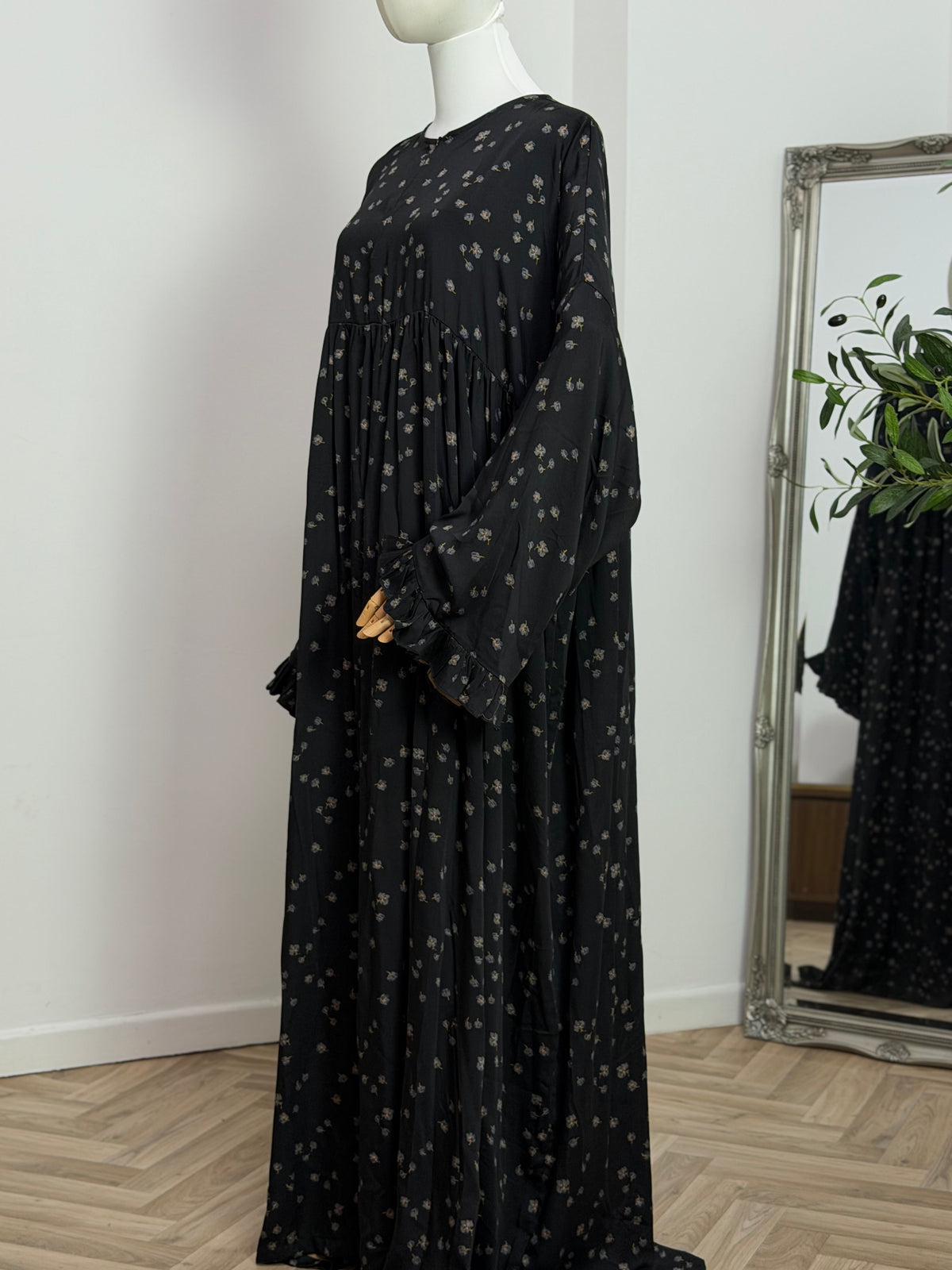 Abaya mit Rüschenärmeln aus 100 % Viskose