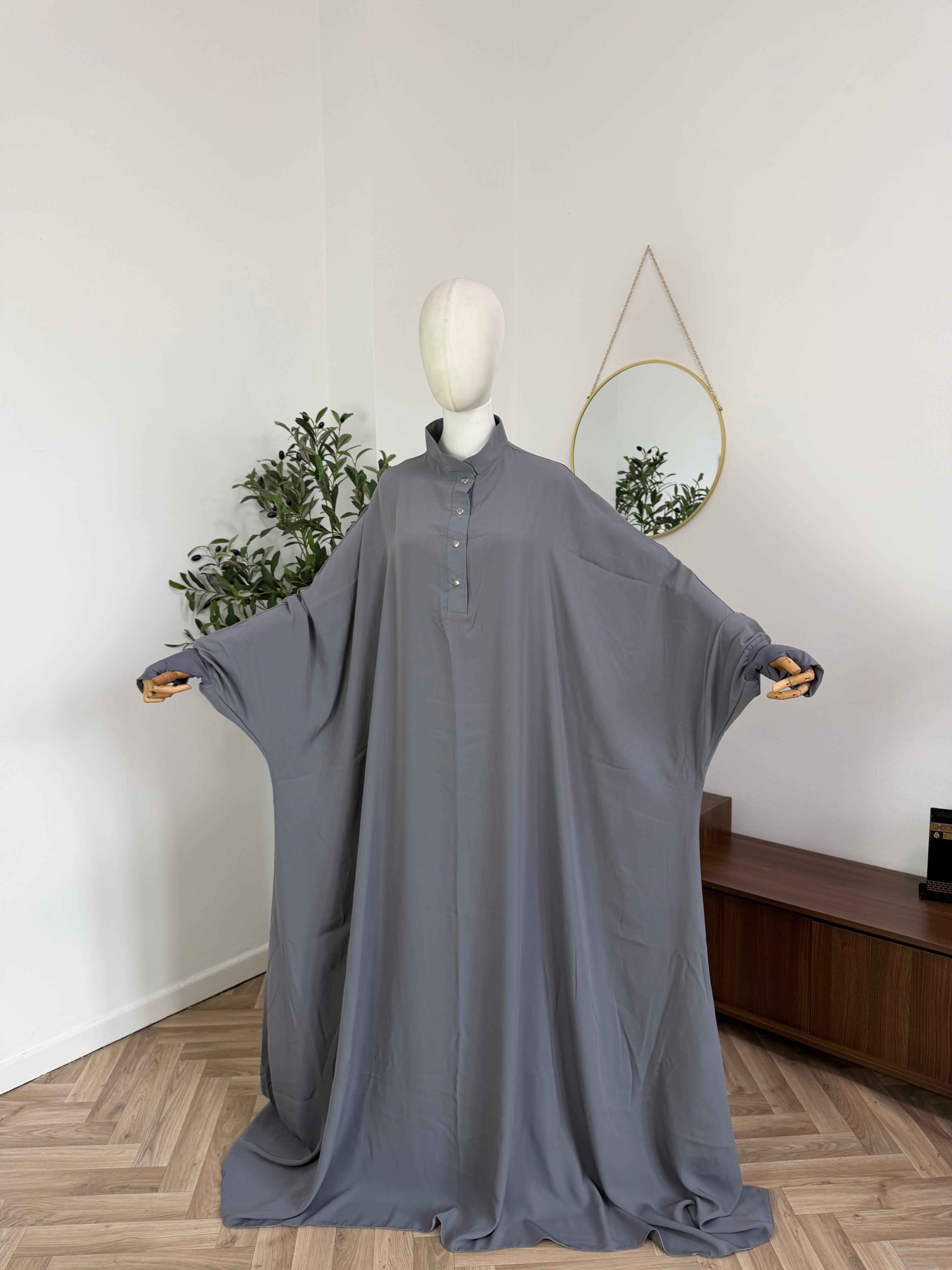 Farasha Abaya mit Daumenloch (Medina Crepe/Seide)