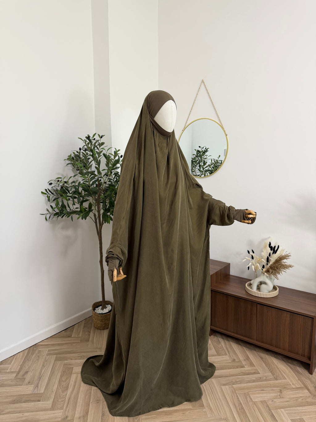 Einteiliger Jilbab aus Cupro